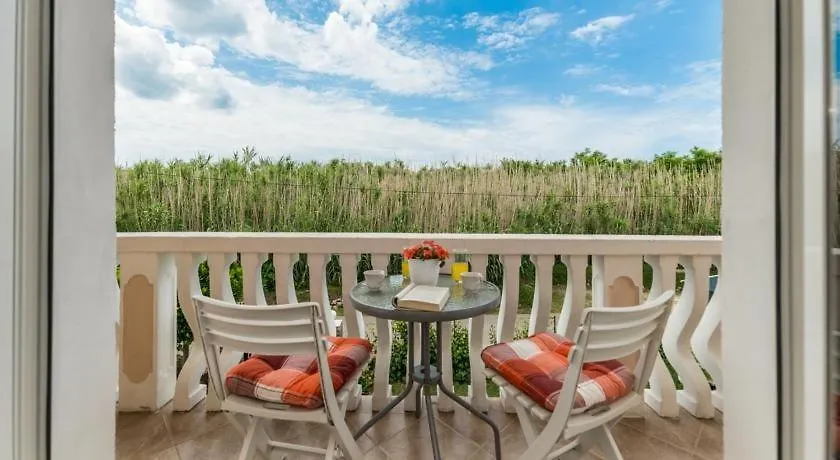 Holiday Apartment In Privlaka With Sea View, Balcony, Air Conditioning, W-Lan 667-2 Croatia